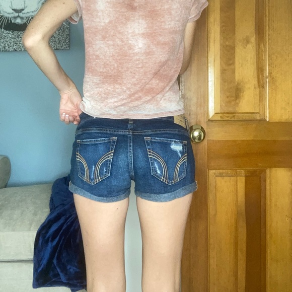 Hollister Low Rise Shorts - Picture 6 of 7